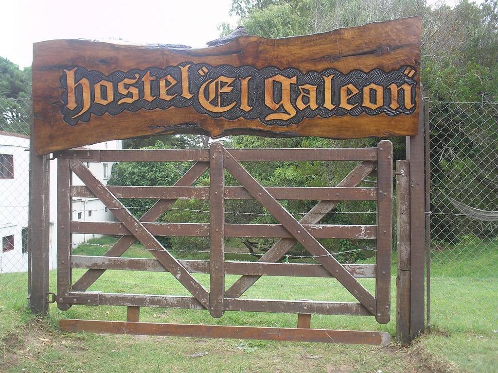 Hostel El Galeon Villa Gesell Exterior photo